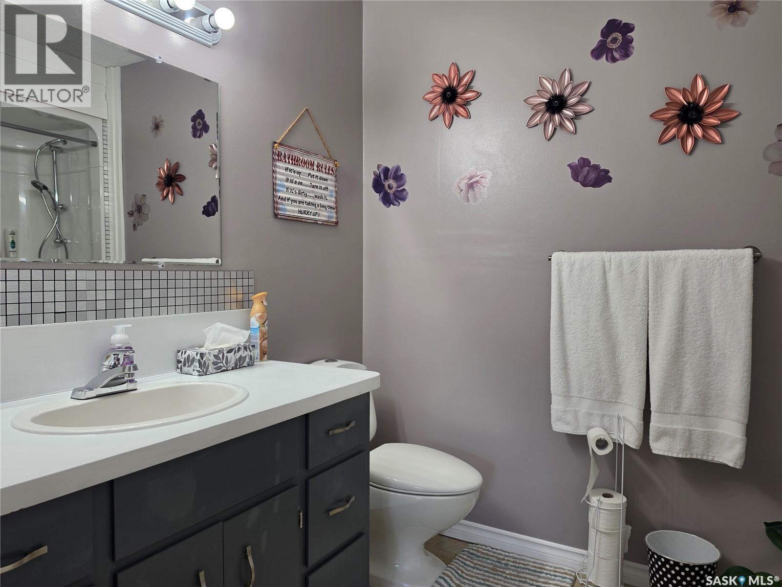 360 2Nd Avenue E, Englefeld, SK - Indoor Photo Showing Bathroom