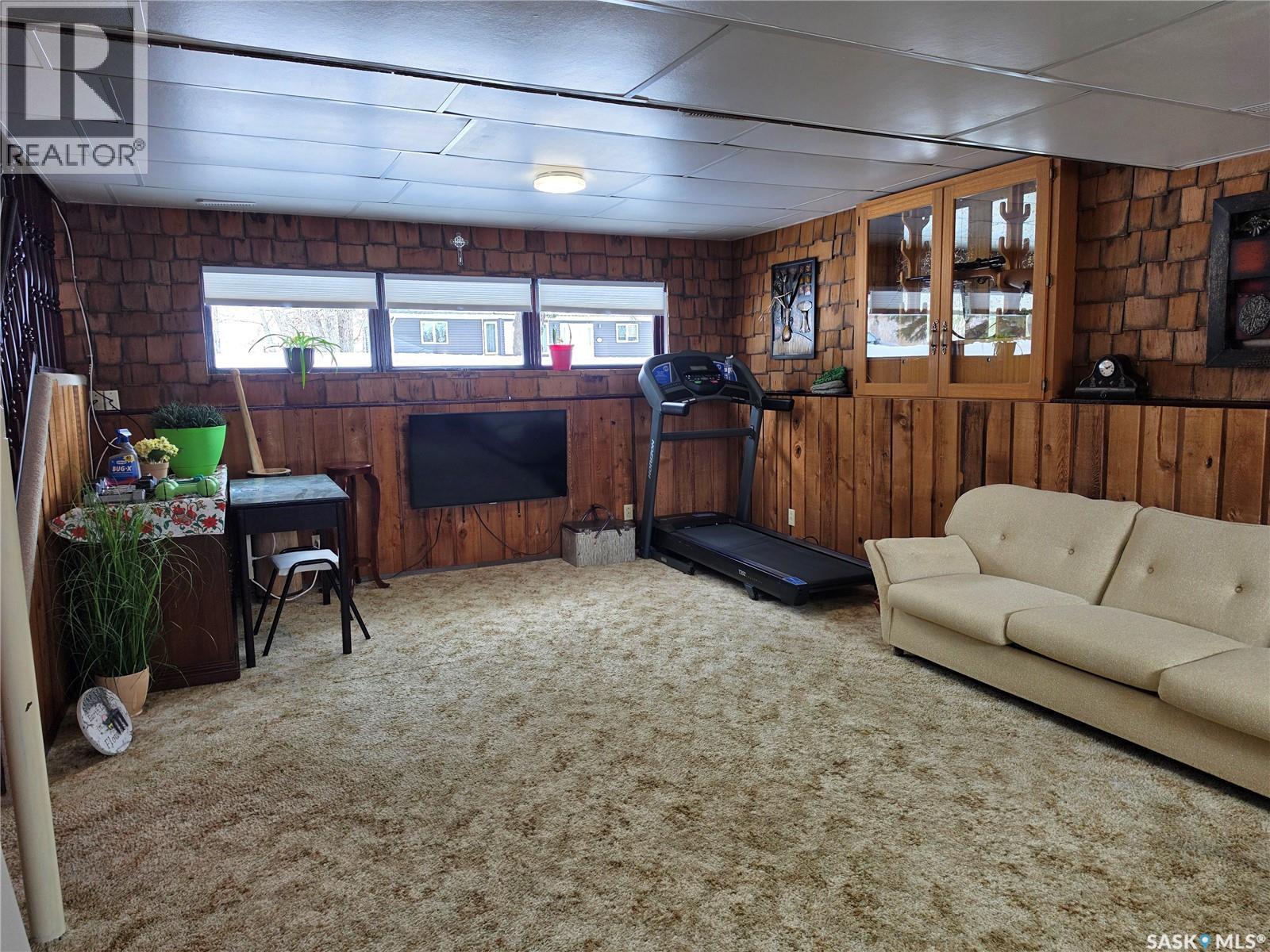 360 2Nd Avenue E, Englefeld, SK - Indoor Photo Showing Other Room