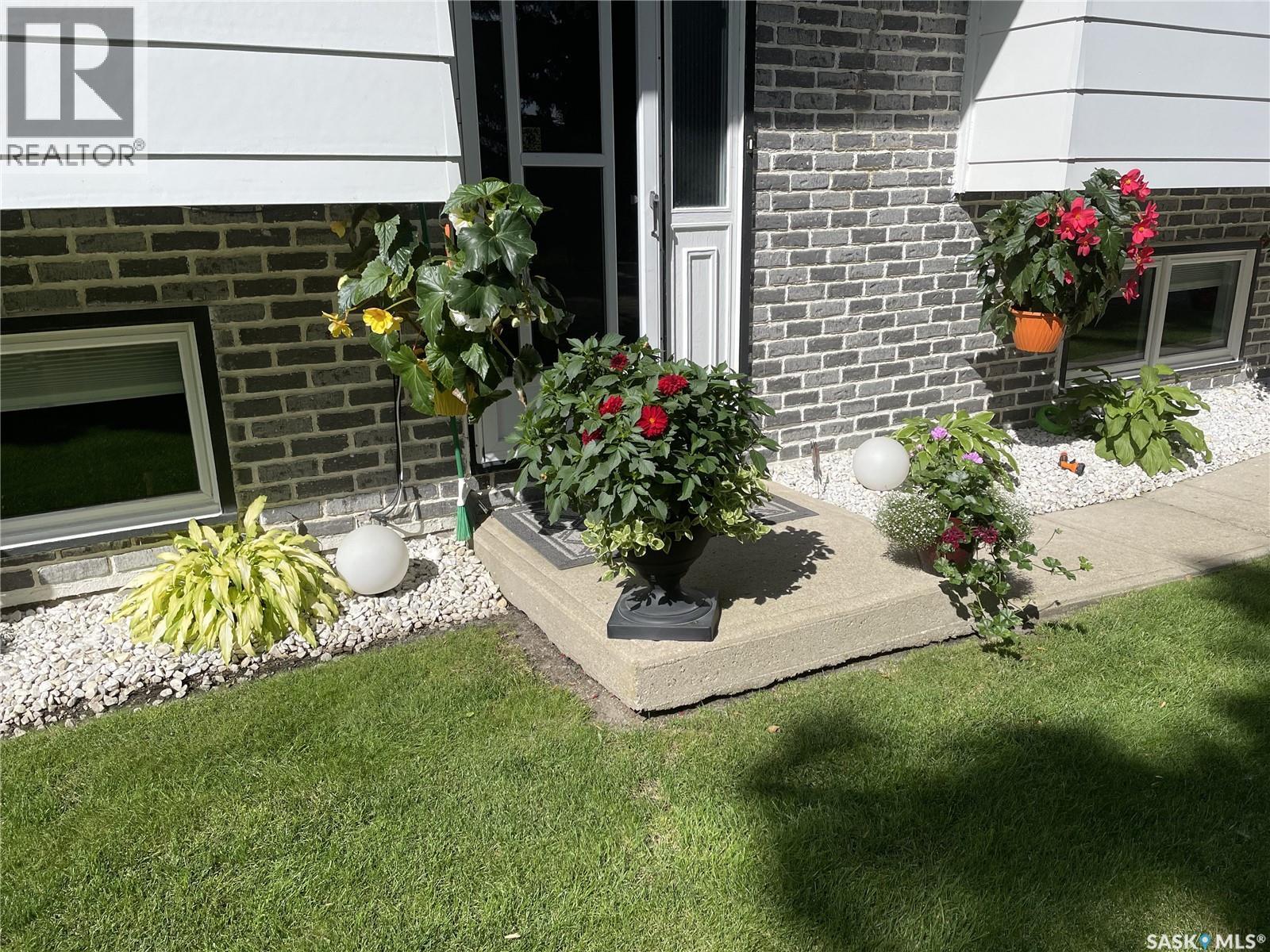 360 2Nd Avenue E, Englefeld, SK - Outdoor