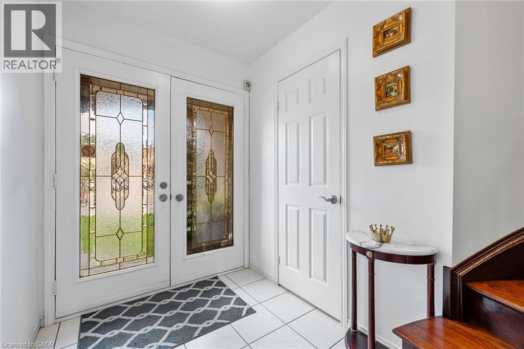 3 Nature Court, Hamilton, ON - Indoor Photo Showing Other Room