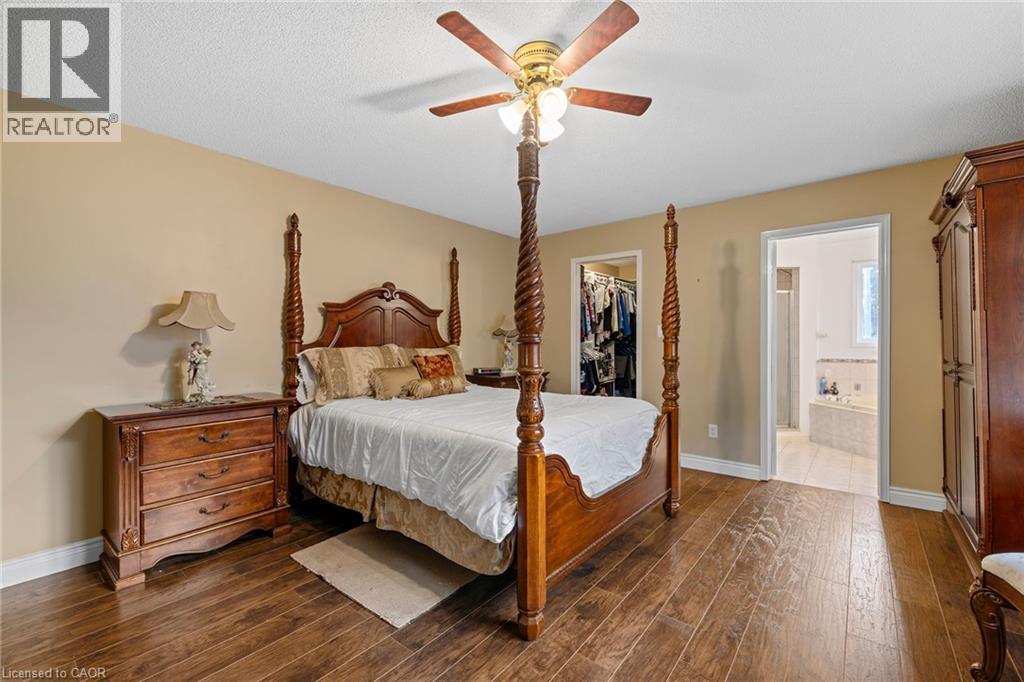 3 Nature Court, Hamilton, ON - Indoor Photo Showing Bedroom