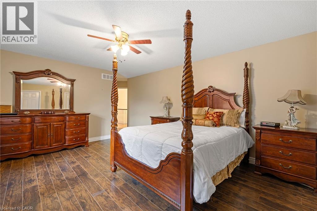 3 Nature Court, Hamilton, ON - Indoor Photo Showing Bedroom