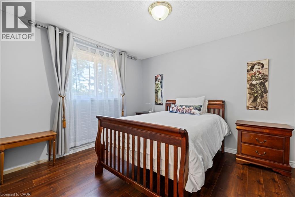 3 Nature Court, Hamilton, ON - Indoor Photo Showing Bedroom