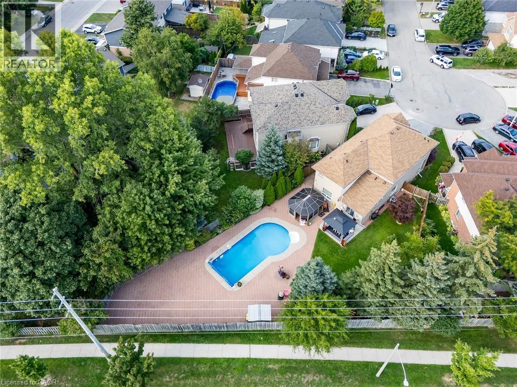 3 Nature Court, Hamilton, ON - Outdoor With In Ground Pool With View