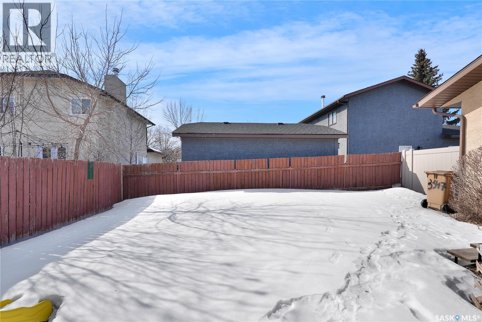 3347 Coughlin Bay E, Regina, SK - Outdoor