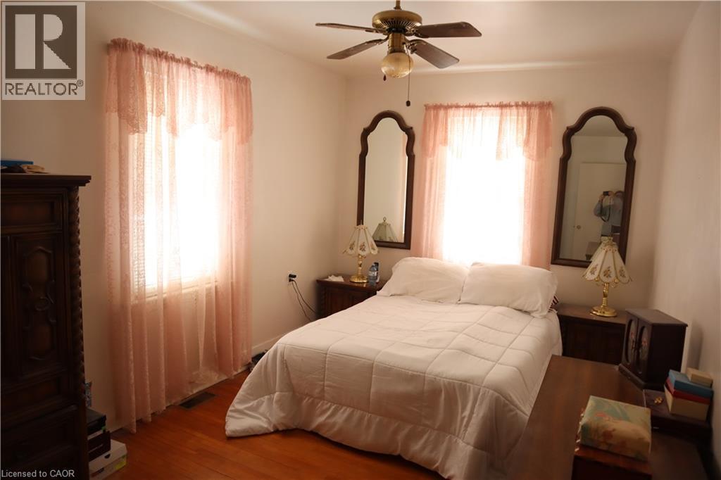 288 First Avenue, Welland, ON - Indoor Photo Showing Bedroom
