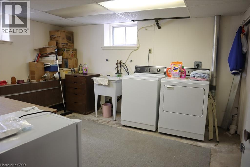 288 First Avenue, Welland, ON - Indoor Photo Showing Laundry Room