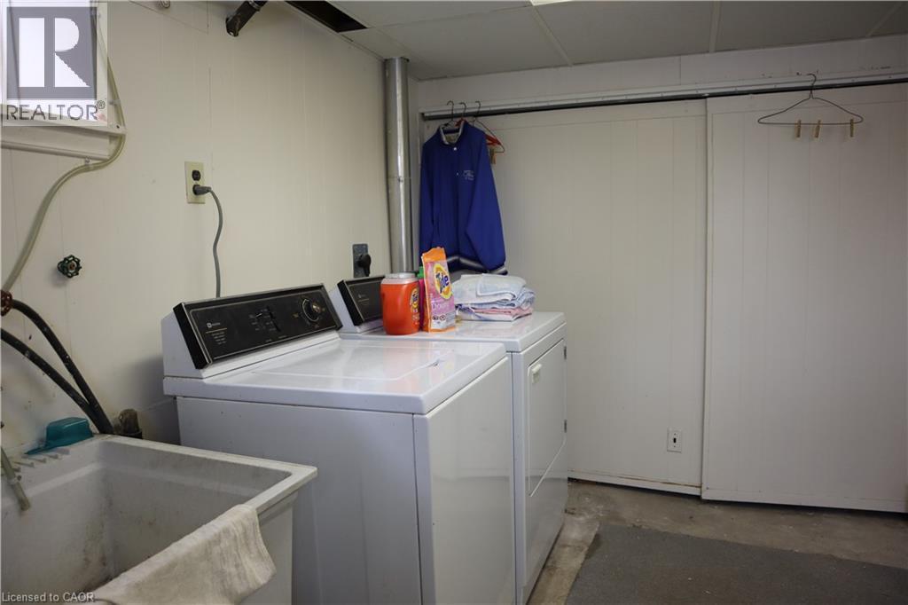 288 First Avenue, Welland, ON - Indoor Photo Showing Laundry Room