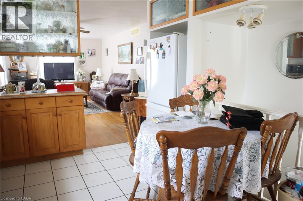 288 First Avenue, Welland, ON - Indoor Photo Showing Dining Room