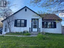 34 CUNDLES ROAD E Barrie, ON L4M 2Z5