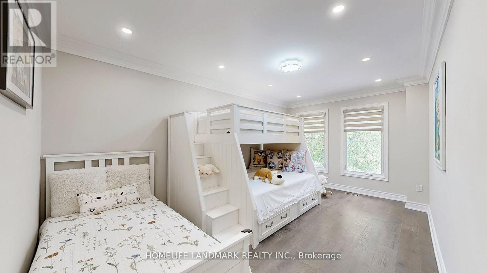 16 Crescentview Road, Richmond Hill, ON - Indoor Photo Showing Bedroom