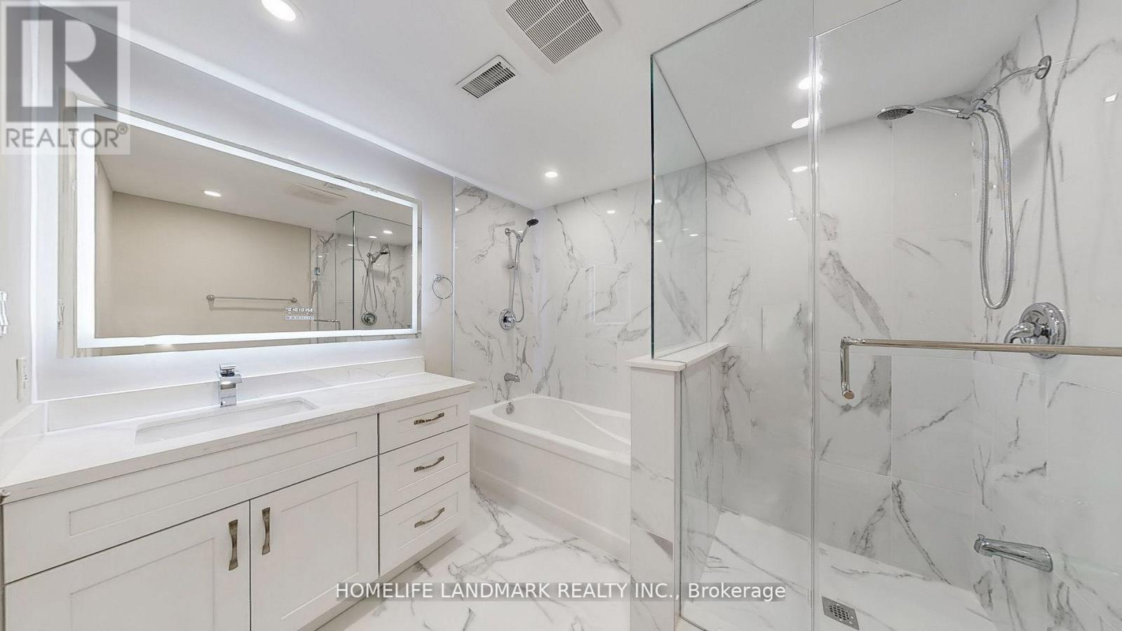 16 Crescentview Road, Richmond Hill, ON - Indoor Photo Showing Bathroom