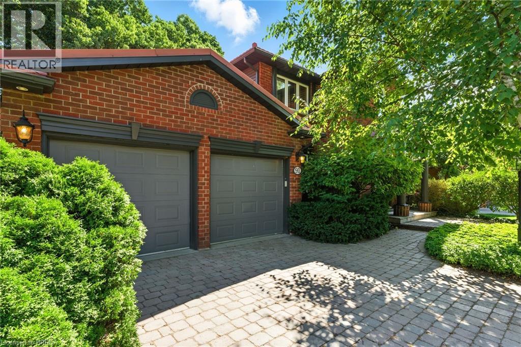 91 Abbey Close, Ancaster, ON - Outdoor