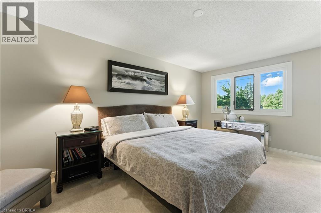 91 Abbey Close, Ancaster, ON - Indoor Photo Showing Bedroom
