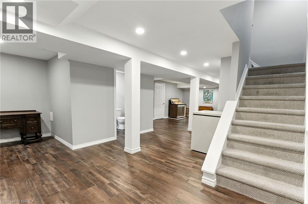 91 Abbey Close, Ancaster, ON - Indoor Photo Showing Other Room