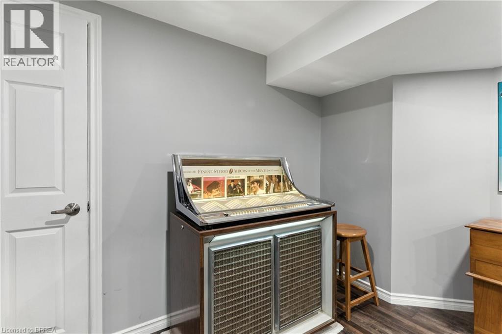 91 Abbey Close, Ancaster, ON - Indoor Photo Showing Other Room