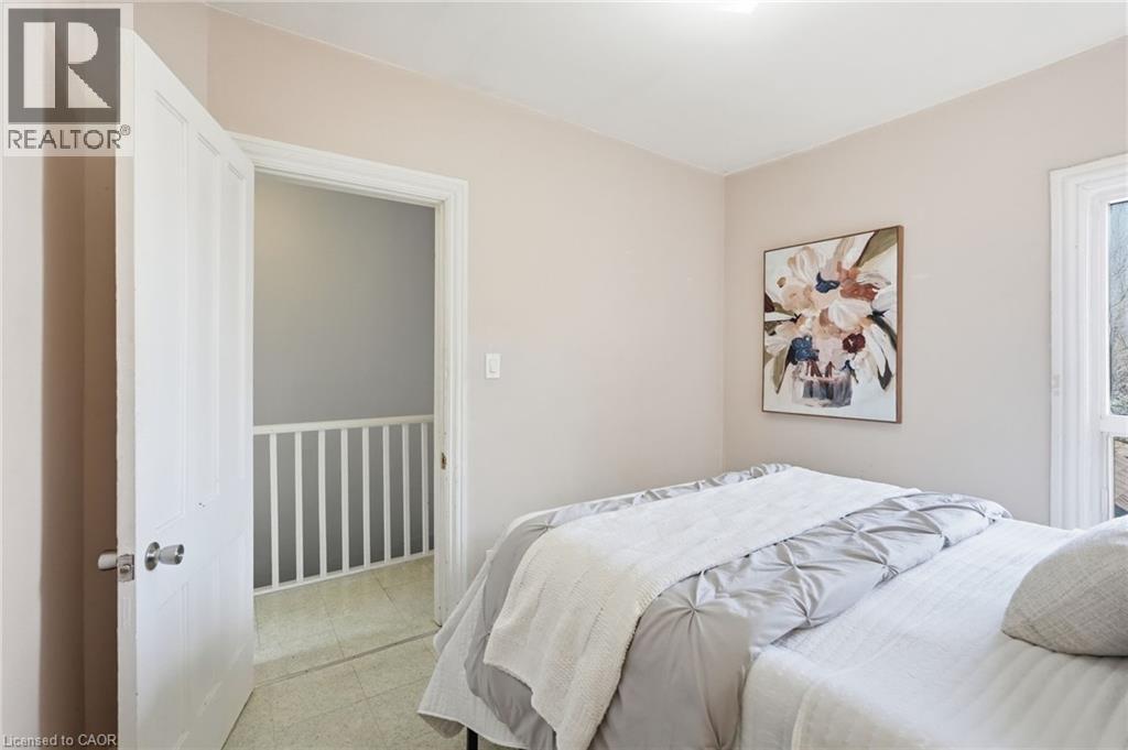 79 Murray Street E, Hamilton, ON - Indoor Photo Showing Bedroom