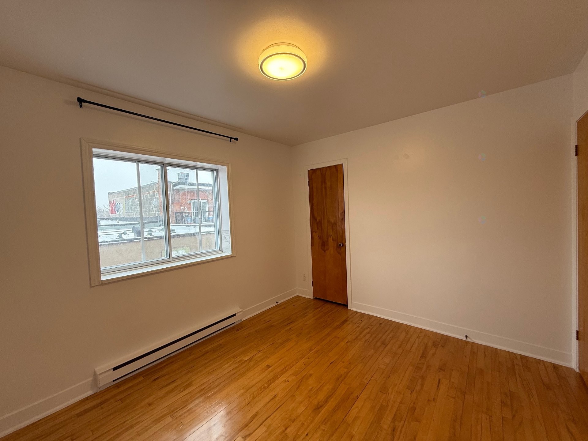 Bedroom - 4-5385 10E Avenue, Montréal (Rosemont/La Petite-Patrie), QC - Indoor Photo Showing Other Room