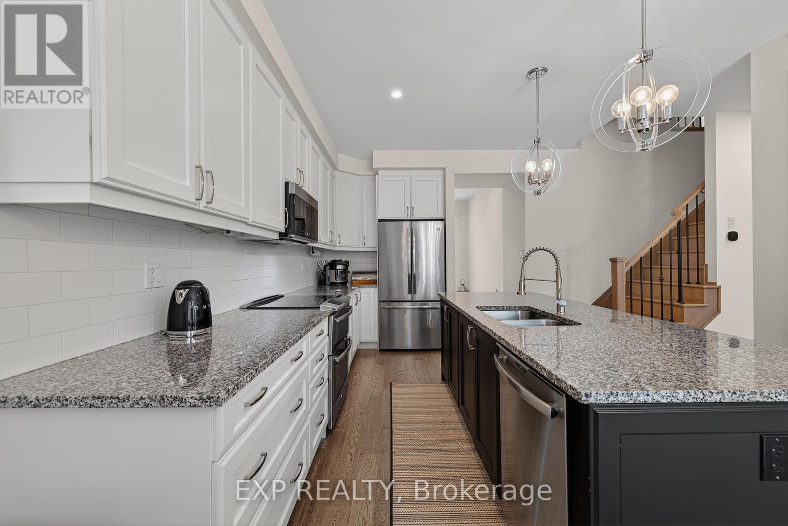 55 West Oak Trail, Kitchener, ON - Indoor Photo Showing Kitchen With Stainless Steel Kitchen With Double Sink With Upgraded Kitchen