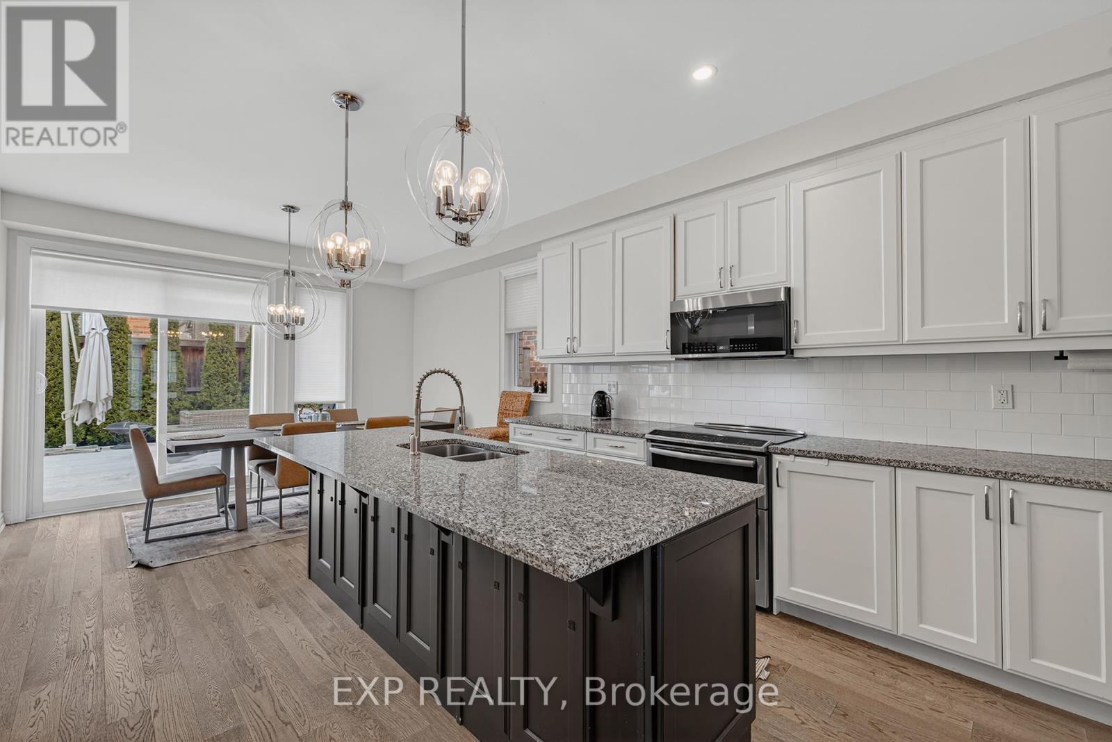55 West Oak Trail, Kitchener, ON - Indoor Photo Showing Kitchen With Double Sink With Upgraded Kitchen