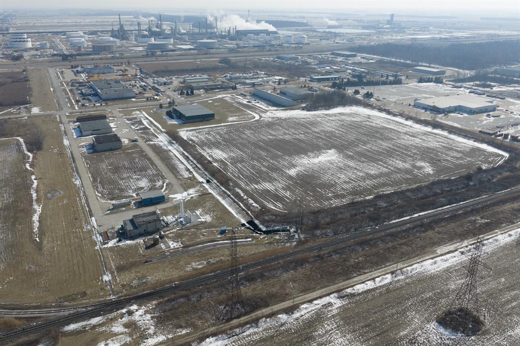 435 Polymoore Drive, St Clair, ON