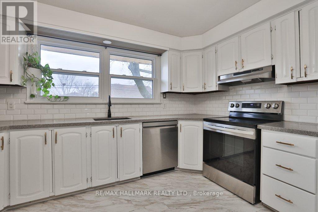 2334 Prospect Street, Burlington, ON - Indoor Photo Showing Kitchen