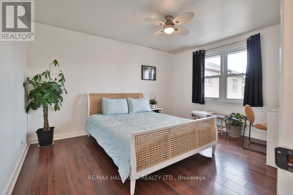2334 Prospect Street, Burlington, ON - Indoor Photo Showing Bedroom