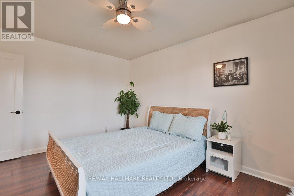 2334 Prospect Street, Burlington, ON - Indoor Photo Showing Bedroom