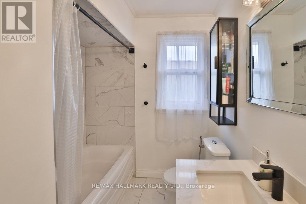 2334 Prospect Street, Burlington, ON - Indoor Photo Showing Bathroom
