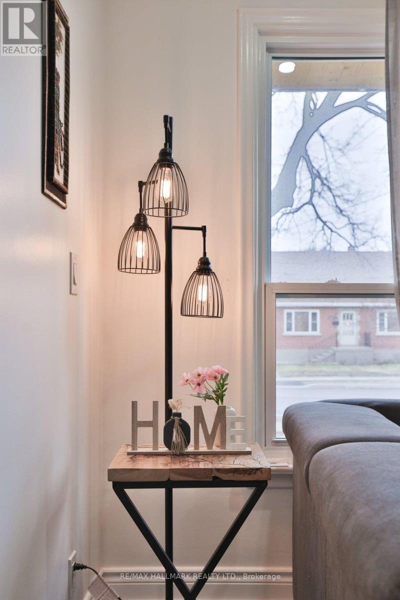 2334 Prospect Street, Burlington, ON - Indoor