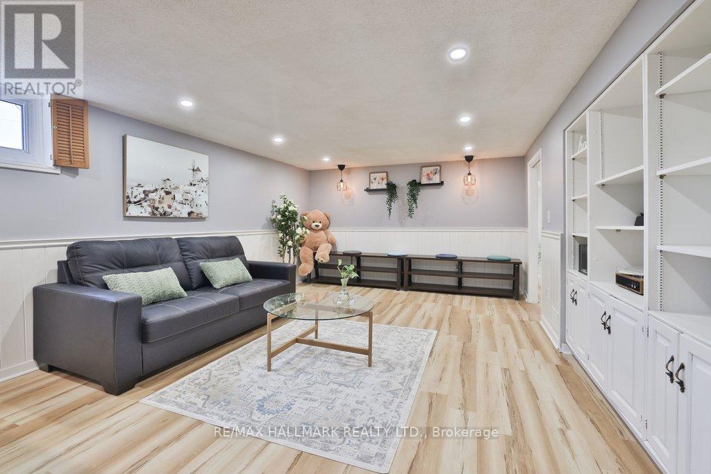 2334 Prospect Street, Burlington, ON - Indoor Photo Showing Other Room