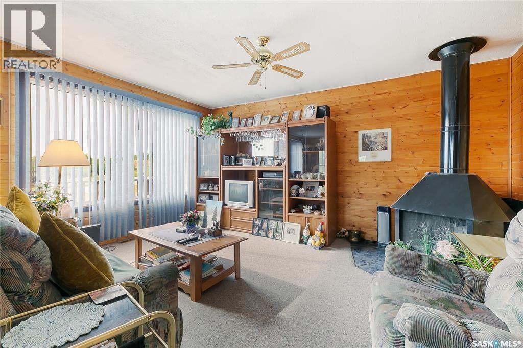 625 Aurora Street, Saskatchewan Beach, SK - Indoor