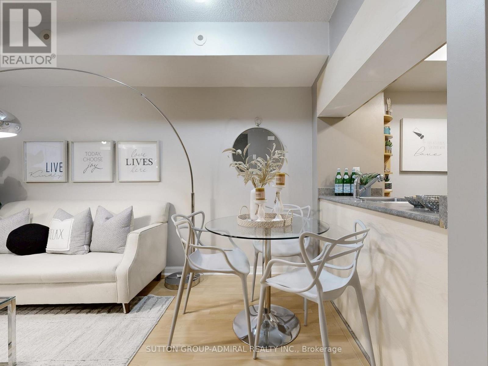 516 - 3 Everson Drive, Toronto, ON - Indoor Photo Showing Dining Room