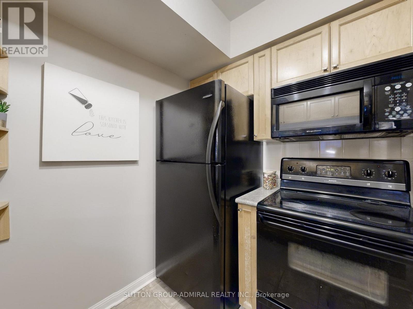 516 - 3 Everson Drive, Toronto, ON - Indoor Photo Showing Kitchen