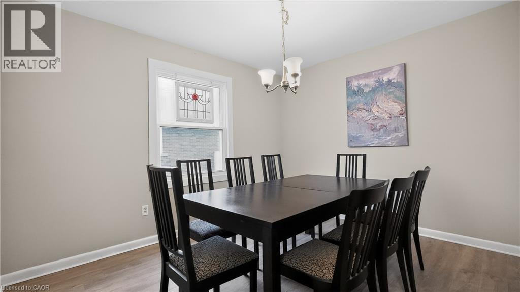 342 East 17Th Street, Hamilton, ON - Indoor Photo Showing Dining Room