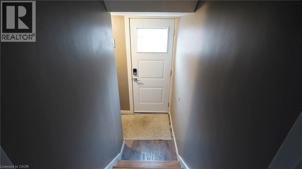 342 East 17Th Street, Hamilton, ON - Indoor Photo Showing Other Room