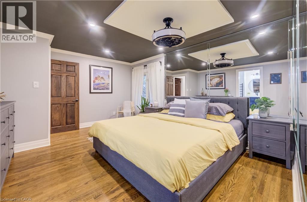 655 Ellengale Road, Burlington, ON - Indoor Photo Showing Bedroom