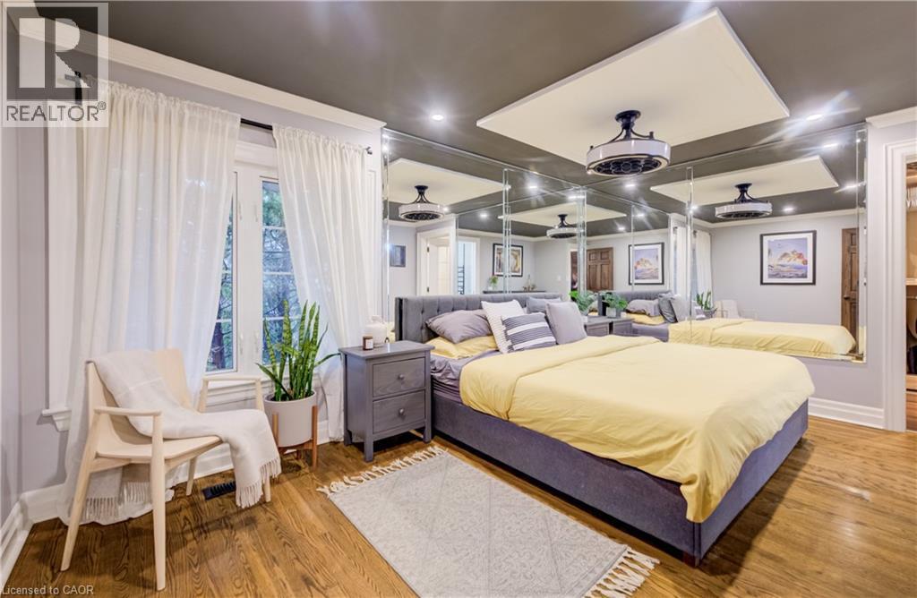 655 Ellengale Road, Burlington, ON - Indoor Photo Showing Bedroom