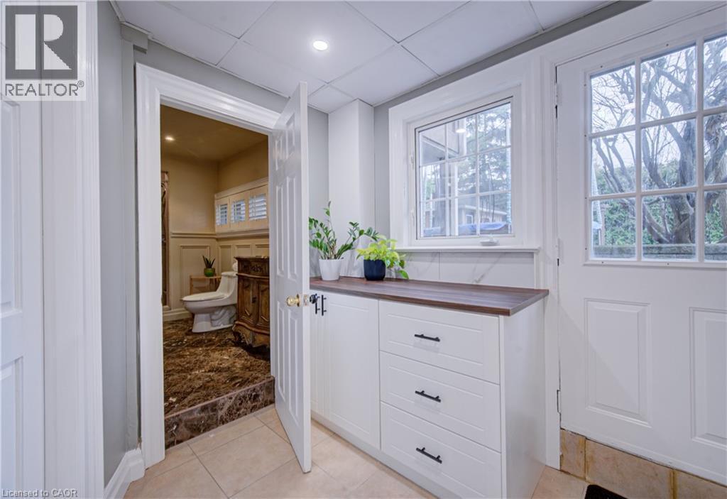 Lower Level Mud Room - 655 Ellengale Road, Burlington, ON - Indoor Photo Showing Other Room