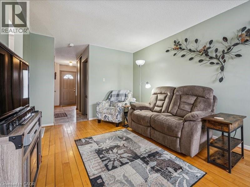 51 Paulander Drive Unit# 31, Kitchener, ON - Indoor Photo Showing Living Room