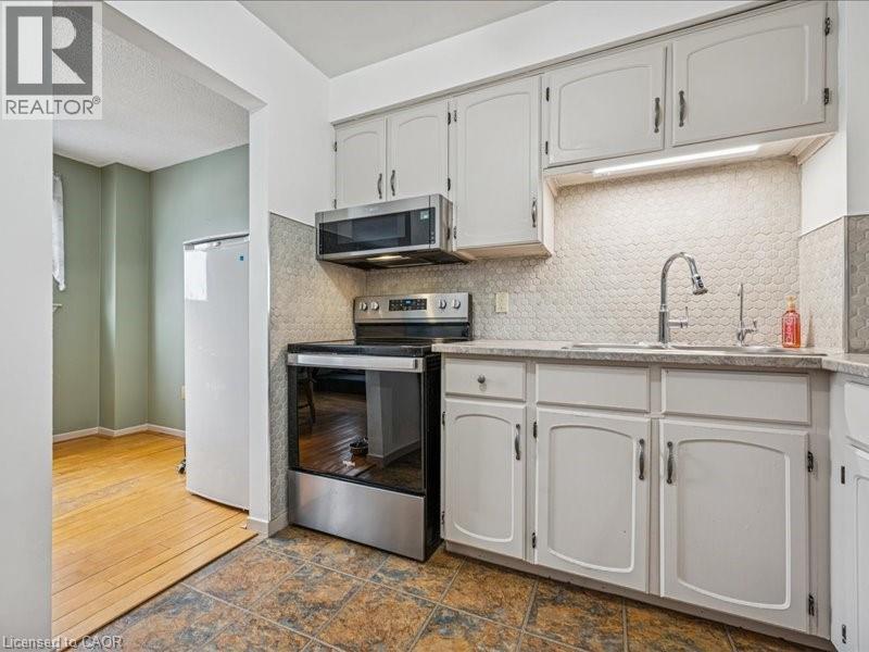 51 Paulander Drive Unit# 31, Kitchener, ON - Indoor Photo Showing Kitchen
