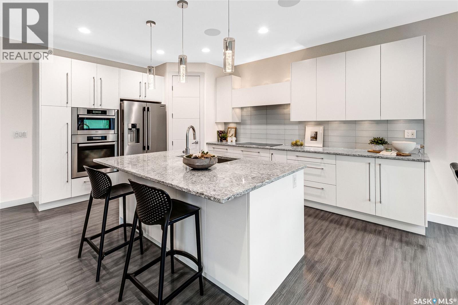 331 Atton Crescent, Saskatoon, SK - Indoor Photo Showing Kitchen With Upgraded Kitchen