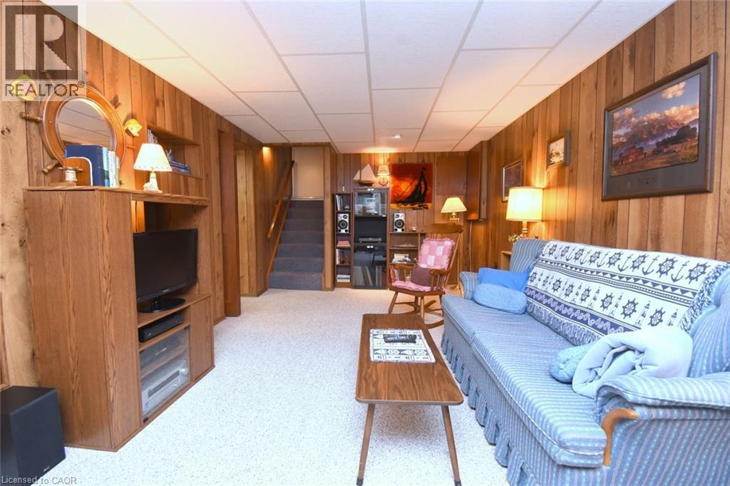 24 Grenoble Road, Hamilton, ON - Indoor