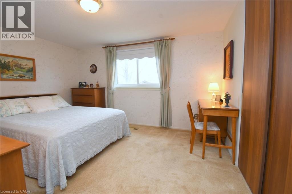 24 Grenoble Road, Hamilton, ON - Indoor Photo Showing Bedroom