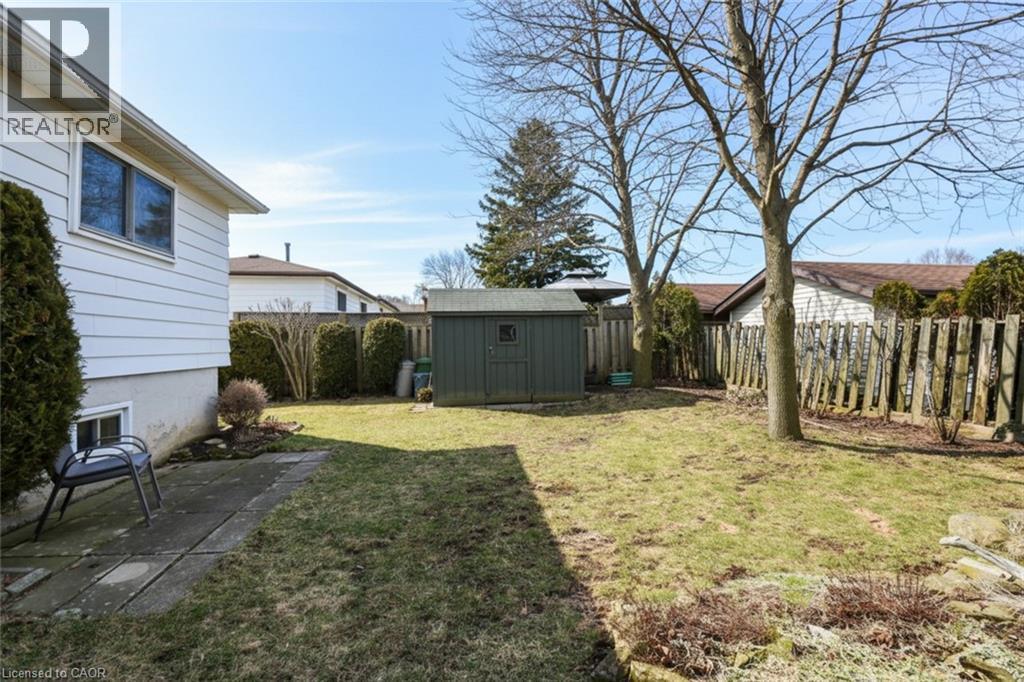 24 Grenoble Road, Hamilton, ON - Outdoor