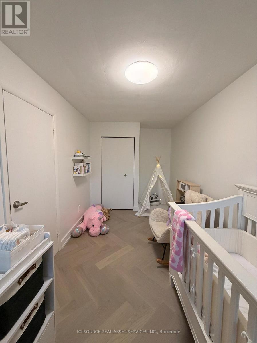 10 - 914 Mohawk Road E, Hamilton, ON - Indoor Photo Showing Bedroom