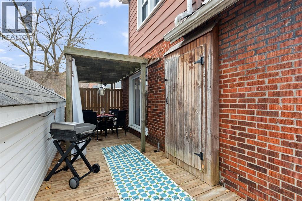 936 Arthur, Windsor, ON - Outdoor With Exterior