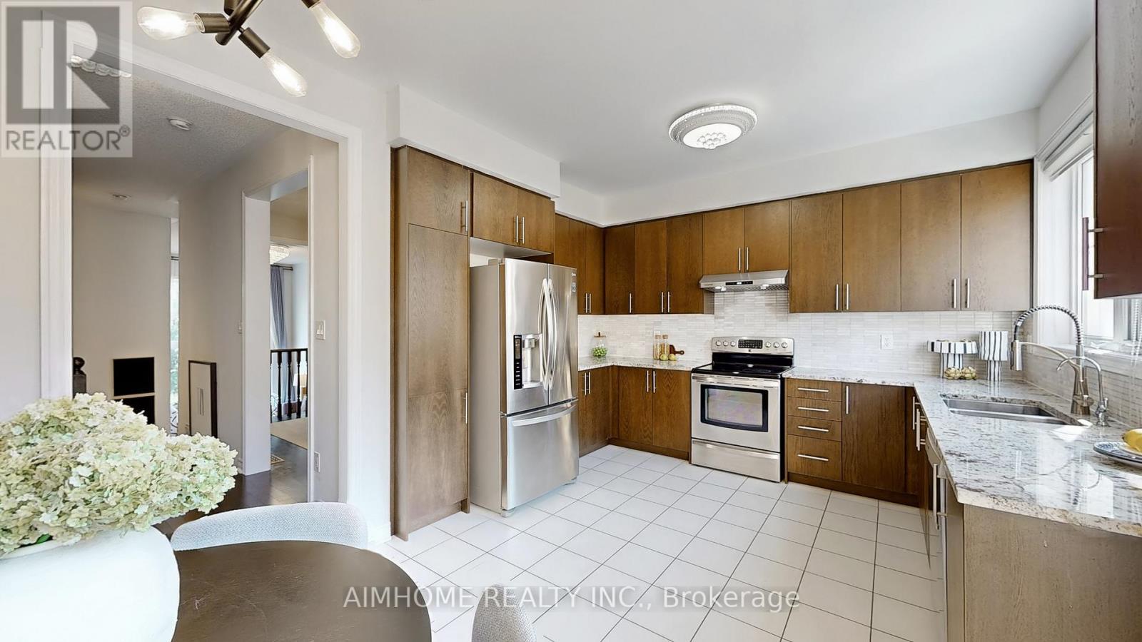 23 Victor Herbert Way, Markham, ON - Indoor Photo Showing Kitchen With Double Sink With Upgraded Kitchen