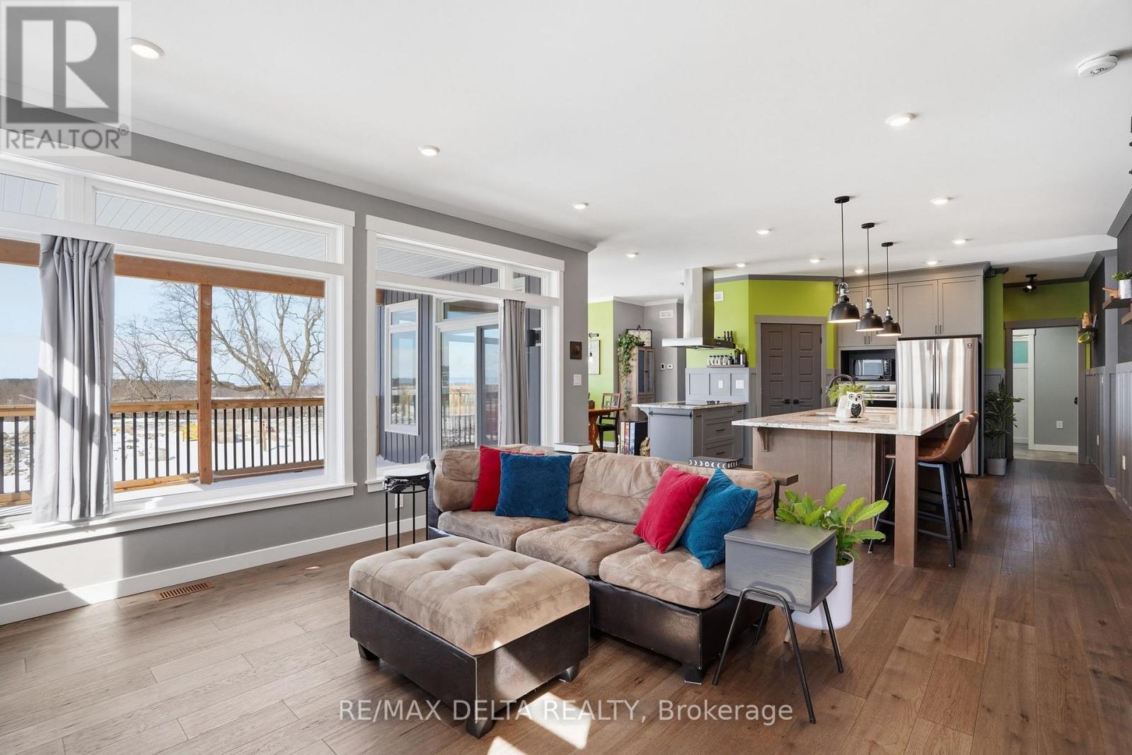 Natural light changes everything! - 100 Pendleton Street, Champlain, ON - Indoor Photo Showing Living Room