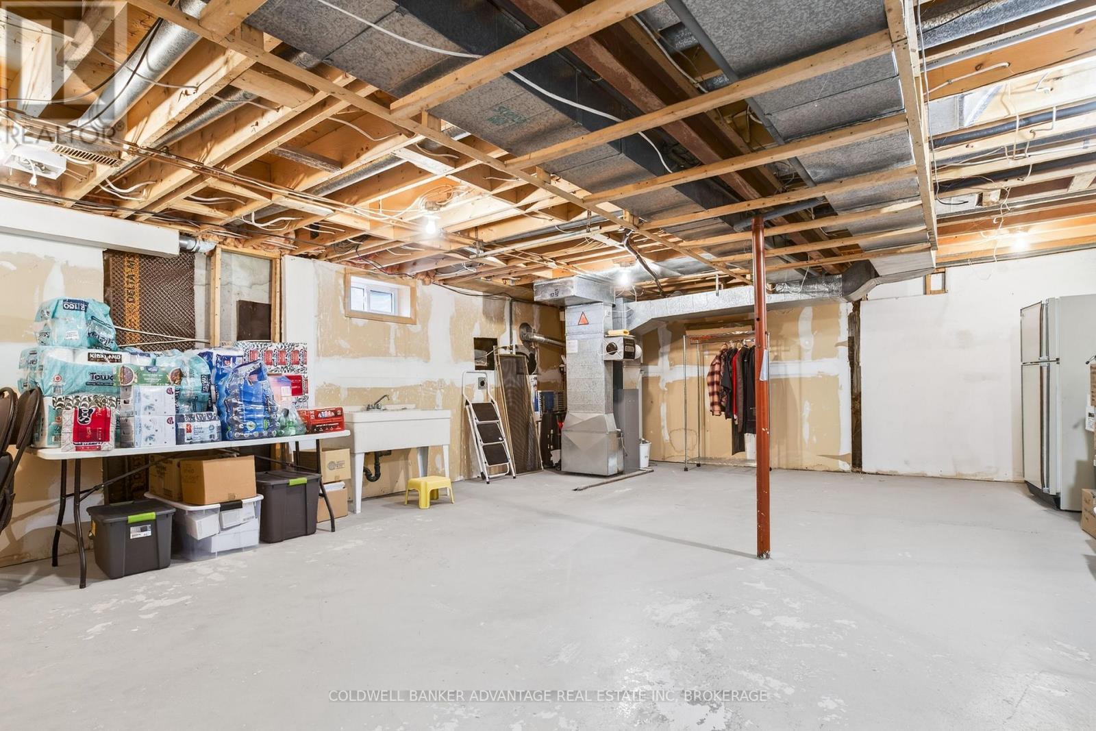 Huge utility room - 41 Adel Drive E, St. Catharines (Carlton/Bunting), ON - Indoor Photo Showing Basement